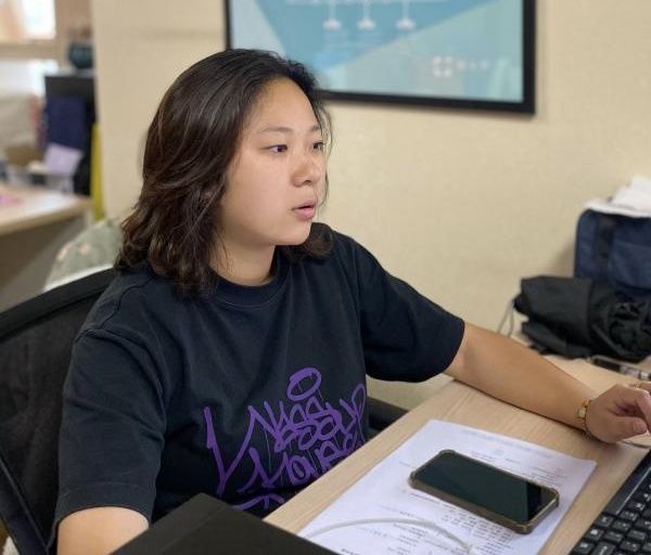 陳薇伊-孜孜不倦勤學(xué)善思，把困難踩到在腳下